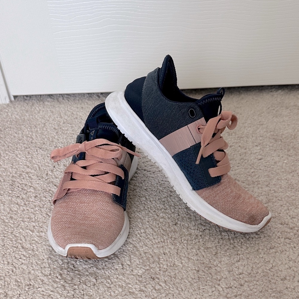 Reebok Women's Athletic Shoes - Rose gold Pink and Navy